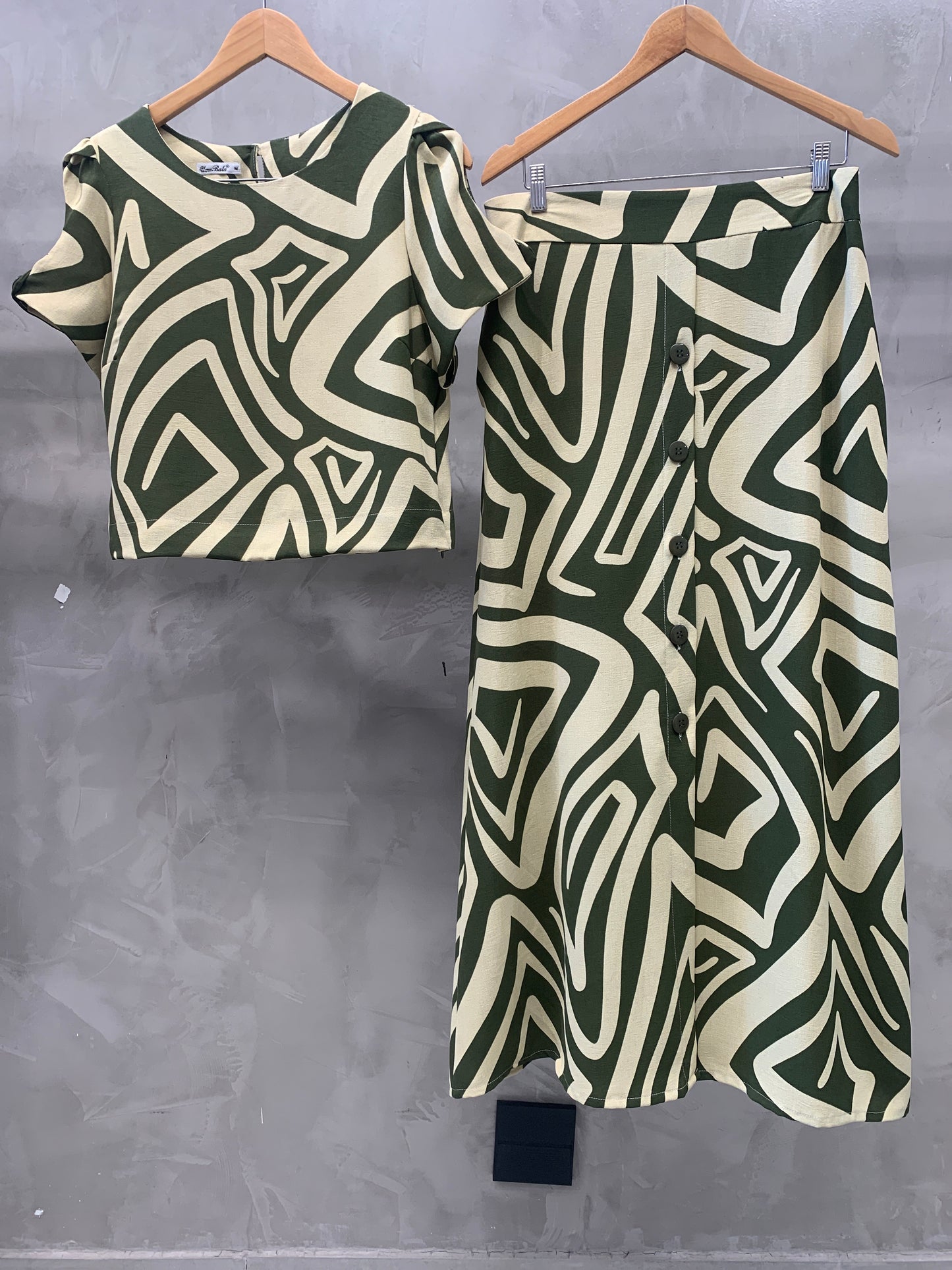 Conjunto Cropped e Saia 91561