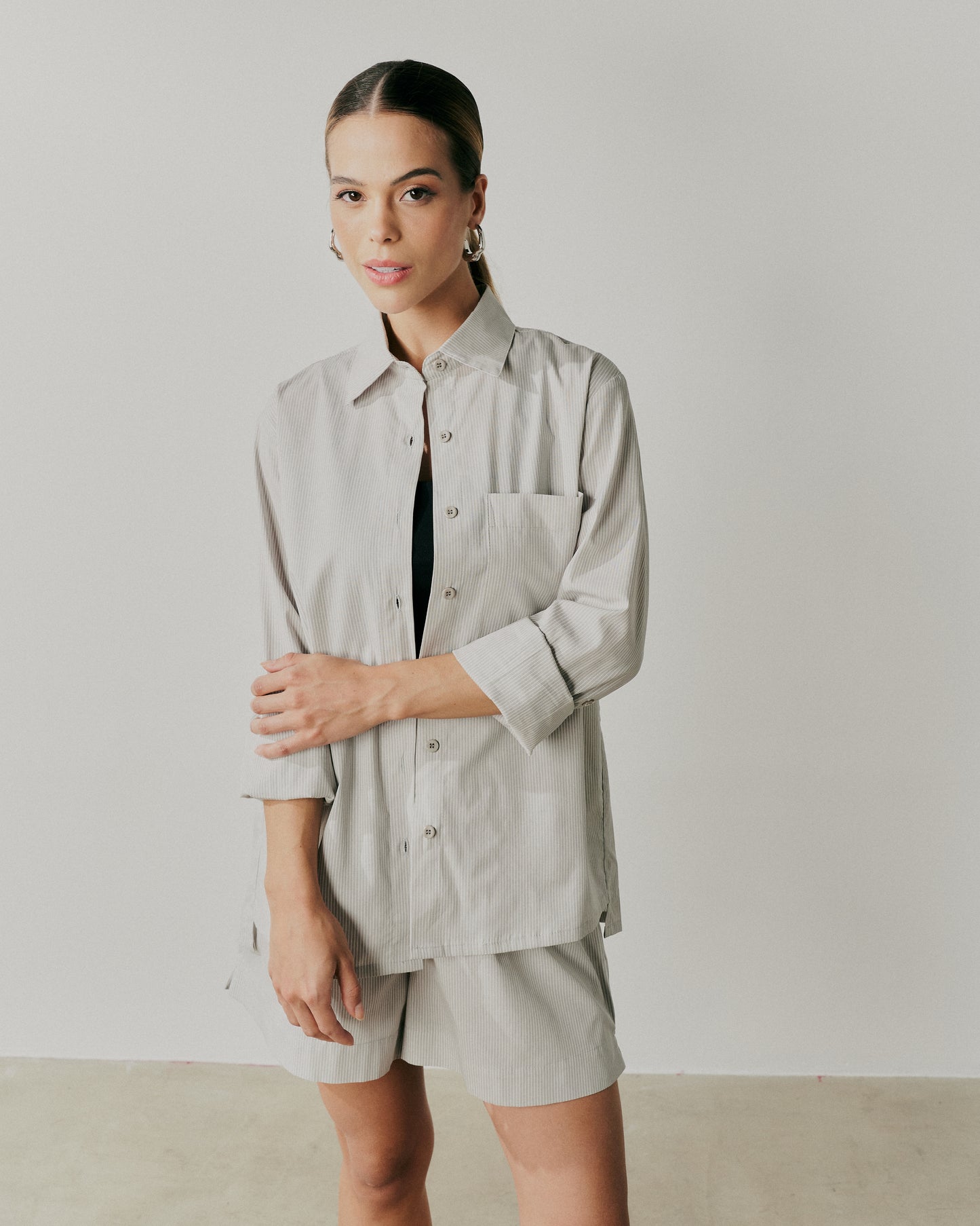 Conjunto de Shorts e Camisa Listrada Cinza 91050