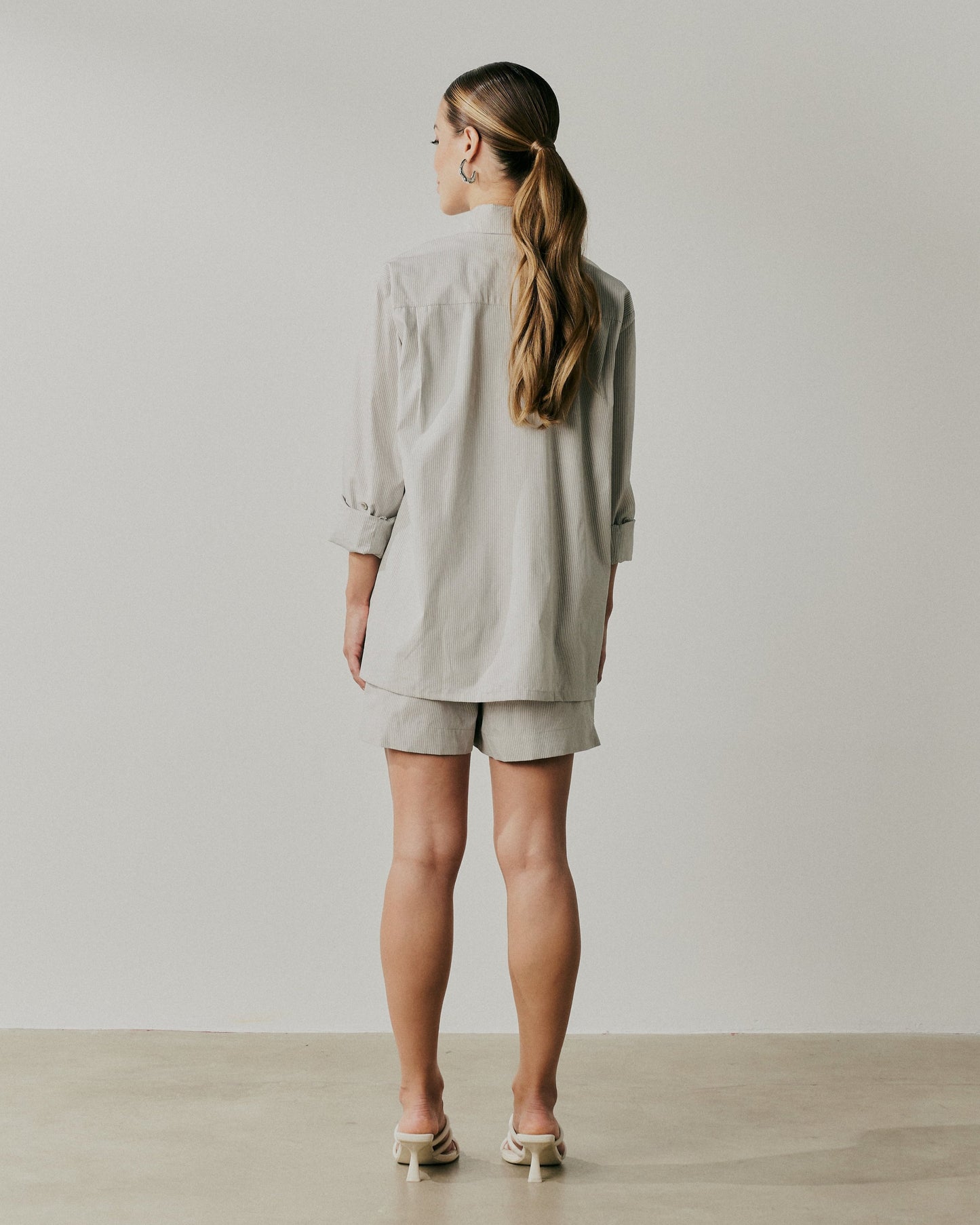 Conjunto de Shorts e Camisa Listrada Cinza 91050