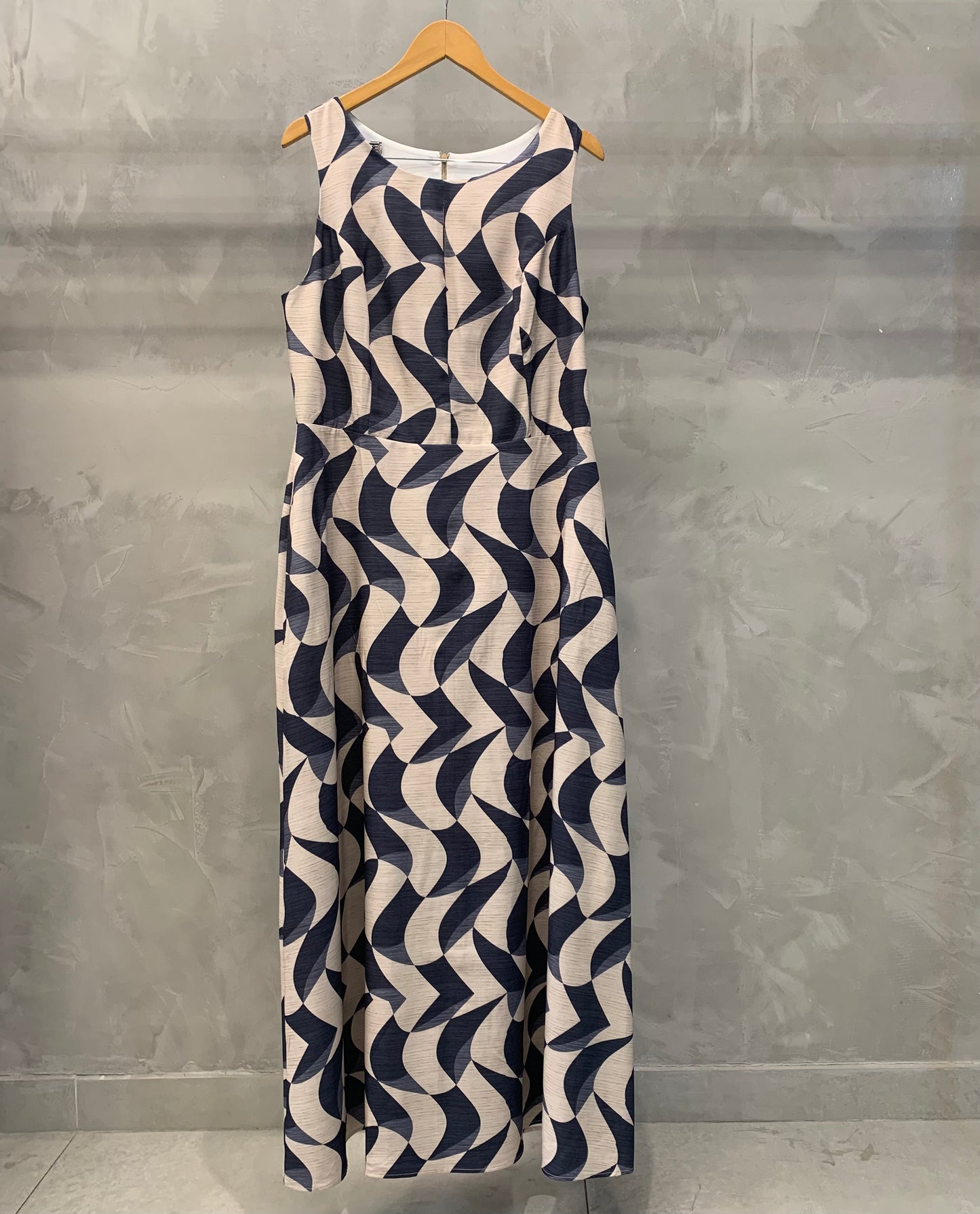 Vestido Plus Longo Estampa Geométrica Marinho 50640