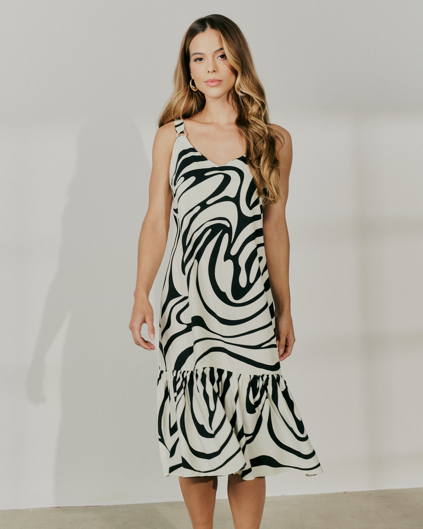 Vestido Curto Argola Na Alça Preto 90420