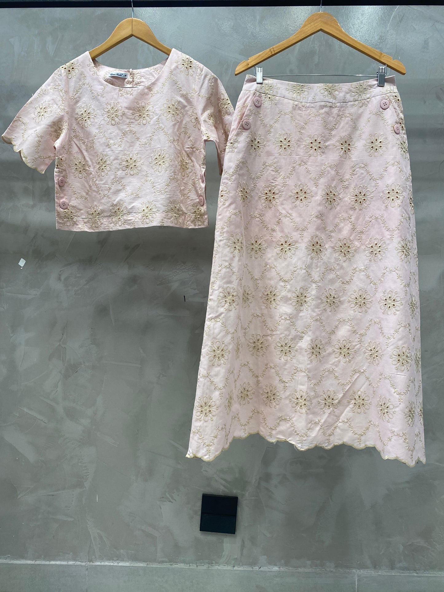 Conjunto Saia e Cropped de Algodão Bordado 90560