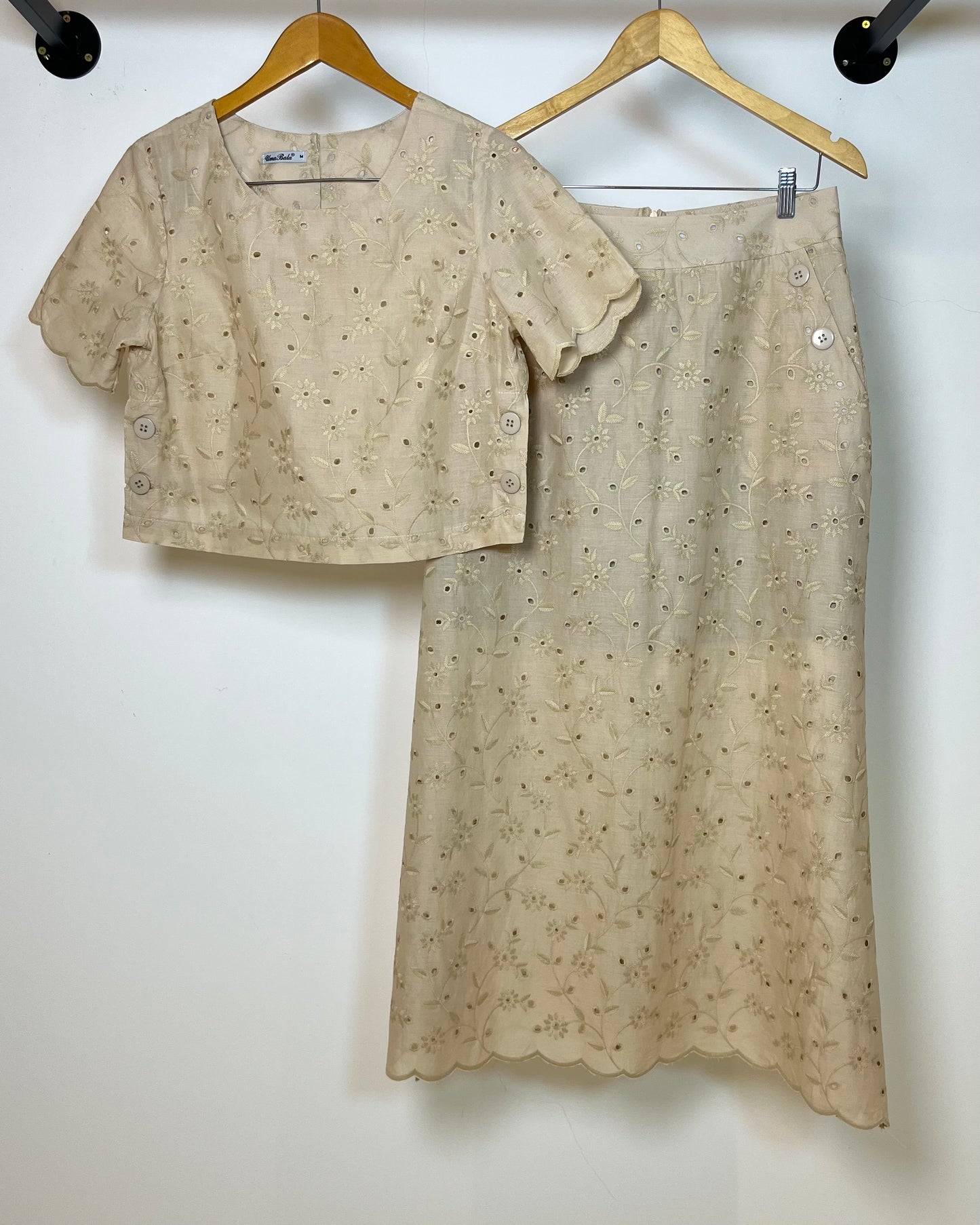 Conjunto Saia e Cropped de Algodão Bordado 90560