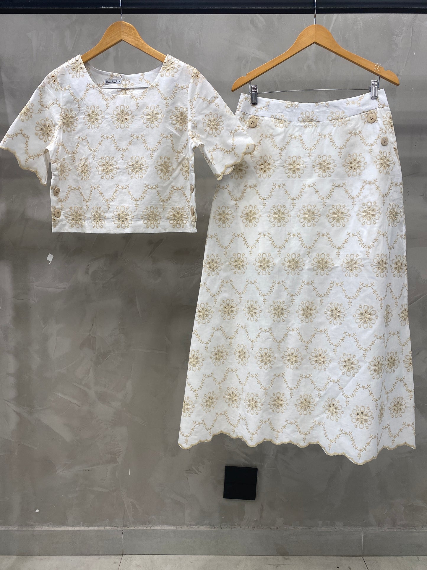 Conjunto Saia e Cropped de Algodão Bordado 90560