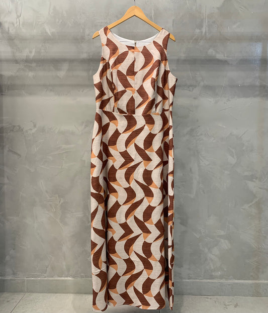 Vestido Plus Longo Estampa Geométrica Caramelo 50640
